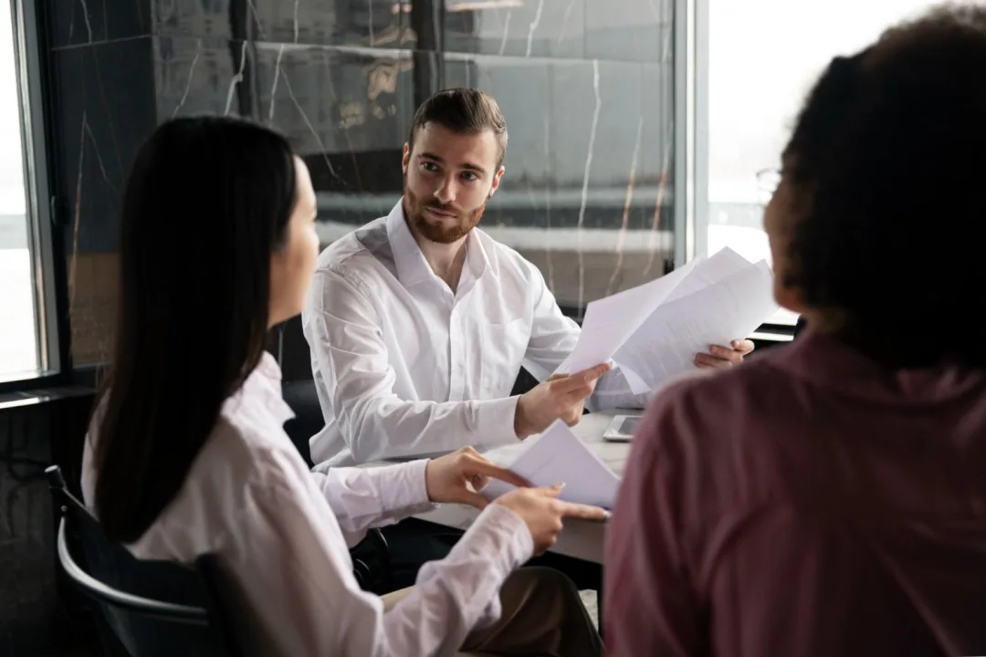 Unemployment benefits extension discussions how to apply
